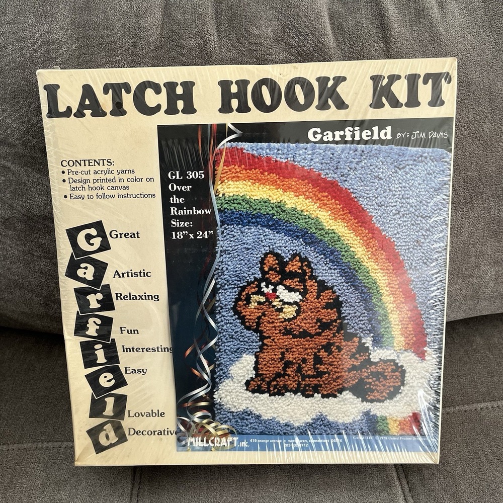 Garfield Over The Rainbow Latch Hook Vintage 70s Yarn Art Wall Hanging NOS